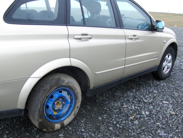 Our Ssangyong Kyron got a puncture on the main road that year!